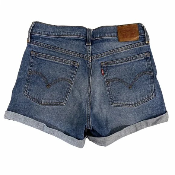 Levi's Women’s Classic Blue Jean Shorts Size 29 Waist - Picture 2 of 3